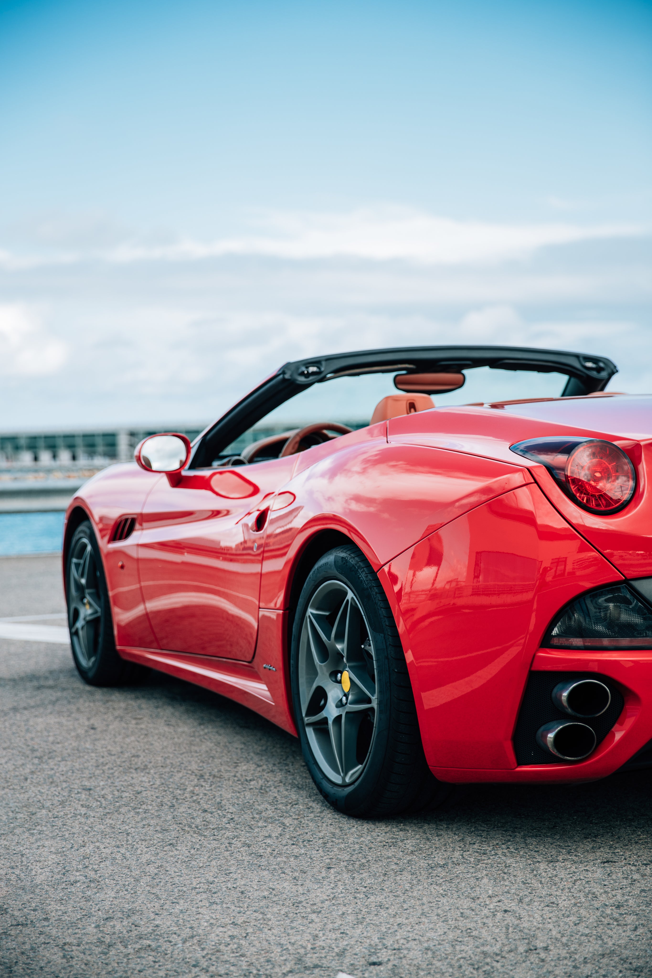 Vehicle sourcing may be arranged through independent suppliers and dealer channels in Japan. Export destinations, service providers, costs, and timing are confirmed individually.